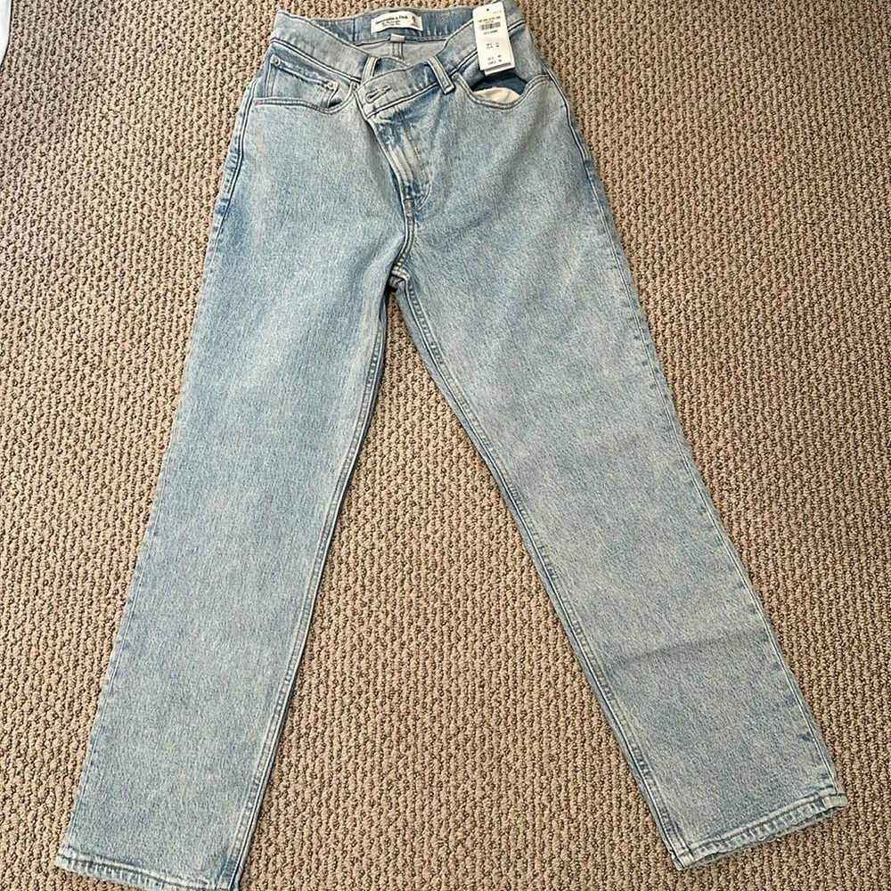 Abercrombie & Fitch The 90s straight Ultra high rise size 25 xtra short